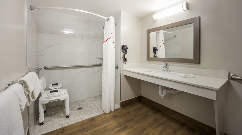 <b>Red Roof Inn & Suites Thomasville Room</b>. Images powered by <a href="https://www.leonardoworldwide.com/" title="Leonardo Worldwide" target="_blank">Leonardo</a>.
