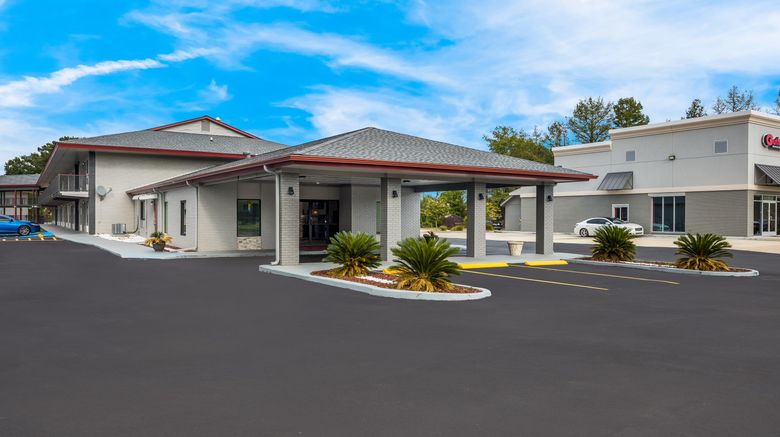 Red Roof Inn  and  Suites Thomasville Exterior. Images powered by <a href="https://www.leonardoworldwide.com" target="_blank" rel="noopener">Leonardo</a>.