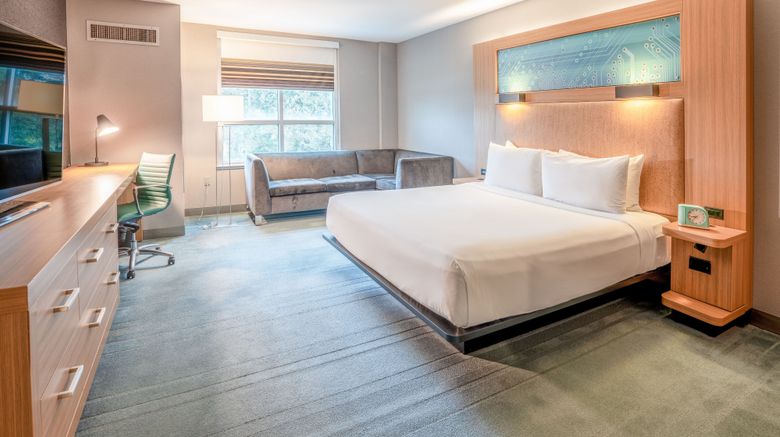 <b>Aloft Cupertino Suite</b>. Images powered by <a href="https://www.leonardoworldwide.com/" title="Leonardo Worldwide" target="_blank">Leonardo</a>.
