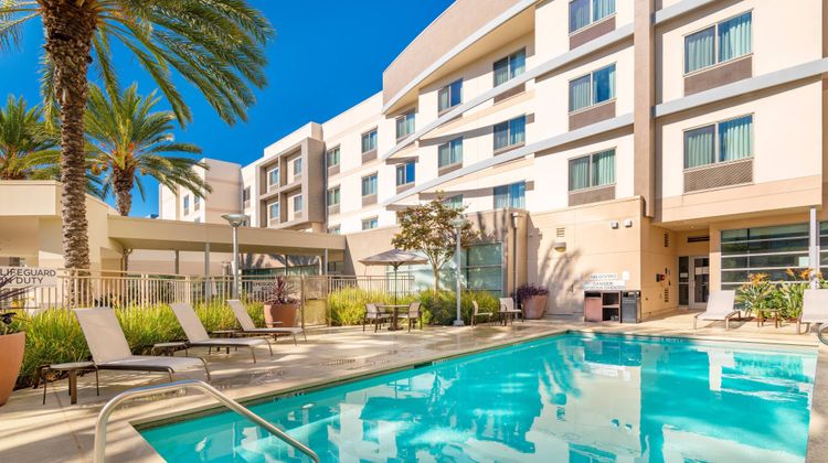 Courtyard Santa Ana Orange County Pool