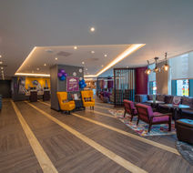 Premier Inn London Canary Wharf Lobby
