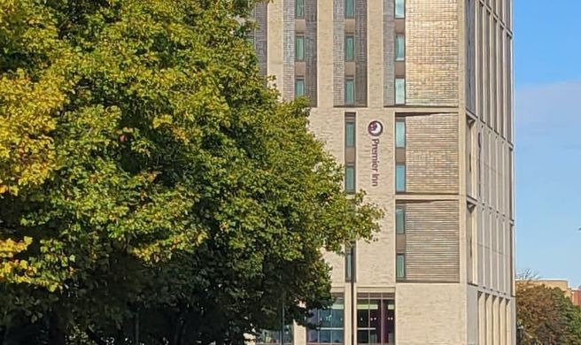 Premier Inn London Canary Wharf Exterior