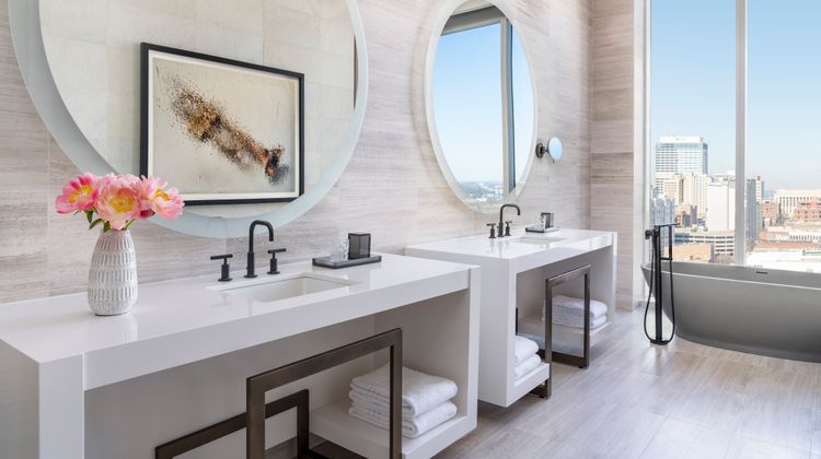 Four Seasons Hotel Nashville Suite