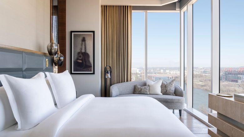 <b>Four Seasons Hotel Nashville Suite</b>. Images powered by <a href="https://www.leonardoworldwide.com/" title="Leonardo Worldwide" target="_blank">Leonardo</a>.
