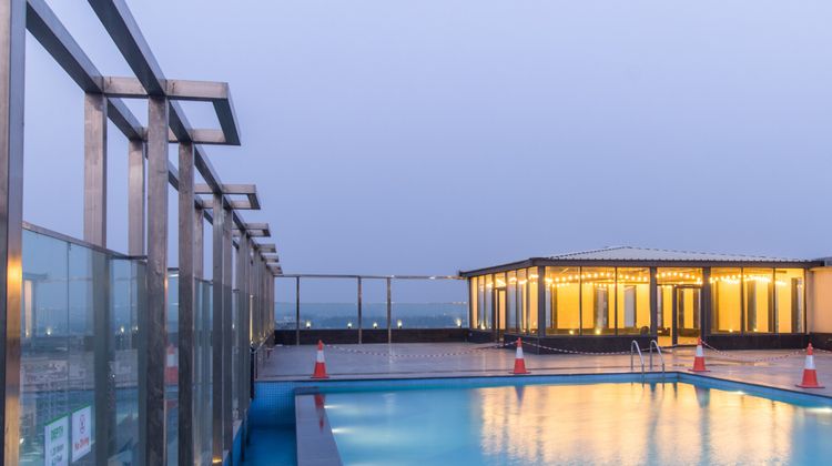 Holiday Inn Chandigarh Zirakpur Pool