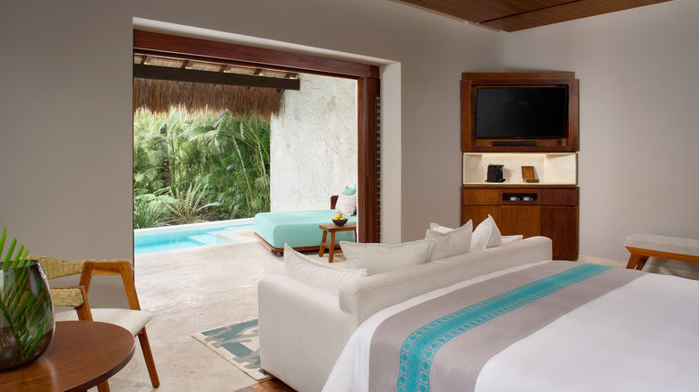 <b>Chable Maroma Pool</b>. Images powered by <a href="https://www.leonardoworldwide.com/" title="Leonardo Worldwide" target="_blank">Leonardo</a>.