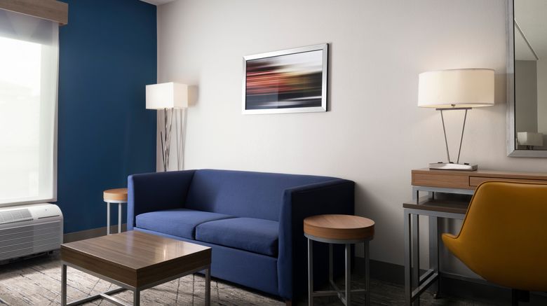 <b>Holiday Inn Express & Suites Airport S Suite</b>. Images powered by <a href="https://www.leonardoworldwide.com/" title="Leonardo Worldwide" target="_blank">Leonardo</a>.