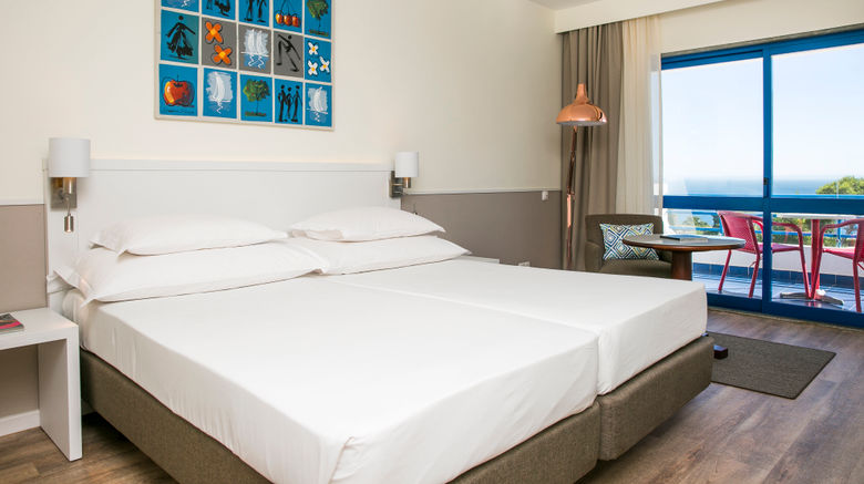 <b>Pestana Cascais Room</b>. Images powered by <a href="https://www.leonardoworldwide.com/" title="Leonardo Worldwide" target="_blank">Leonardo</a>.