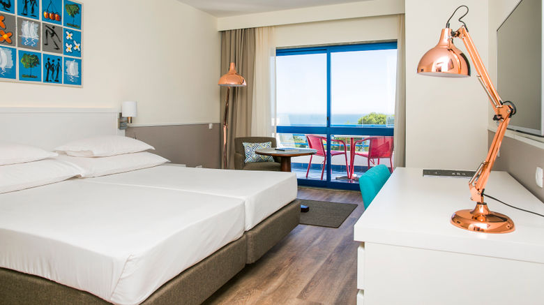 <b>Pestana Cascais Room</b>. Images powered by <a href="https://www.leonardoworldwide.com/" title="Leonardo Worldwide" target="_blank">Leonardo</a>.