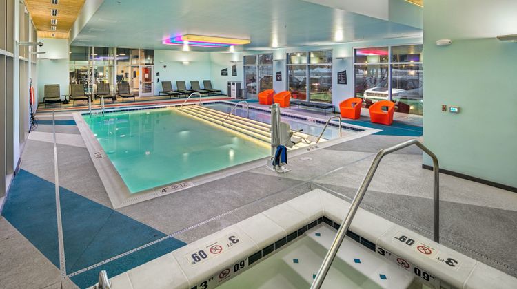 Aloft Anchorage Pool