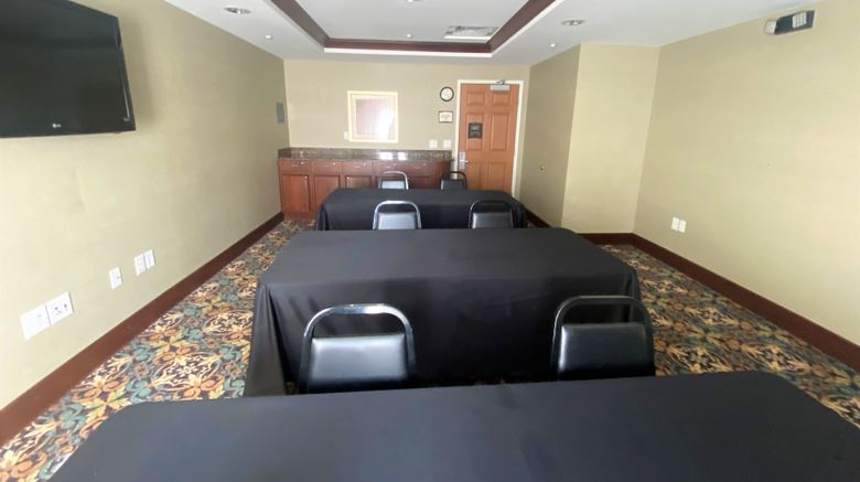 <b>Staybridge Suites Meeting</b>. Images powered by <a href="https://www.leonardoworldwide.com/" title="Leonardo Worldwide" target="_blank">Leonardo</a>.
