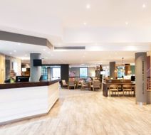 Holiday Inn Hemel Hempstead Exterior