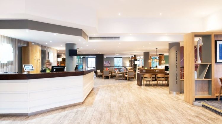 Holiday Inn Hemel Hempstead Exterior