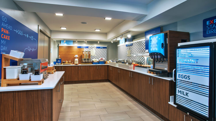Holiday Inn Exp Kitty Hawk Outer Banks Restaurant