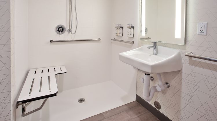 Holiday Inn Exp Kitty Hawk Outer Banks Room