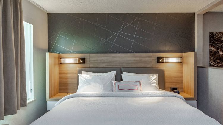 SpringHill Suites Anchorage Midtown Suite