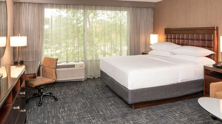 <b>Sheraton Ann Arbor Hotel Suite</b>. Images powered by <a href="https://www.leonardoworldwide.com/" title="Leonardo Worldwide" target="_blank">Leonardo</a>.