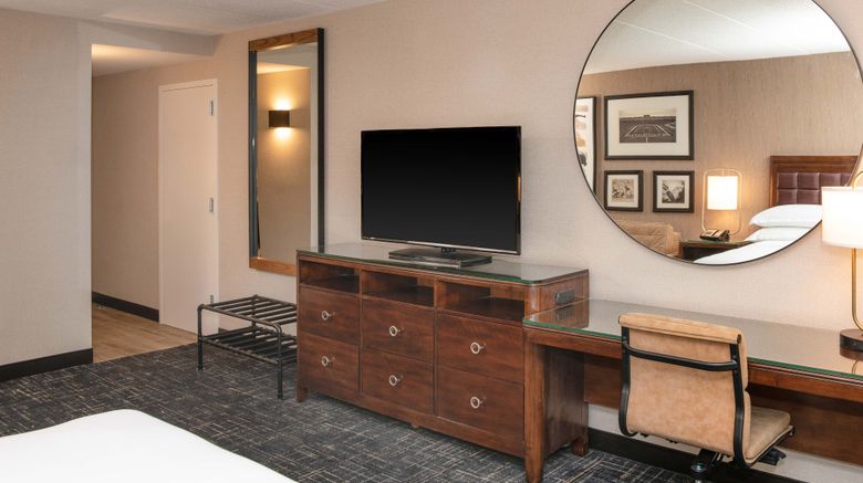 <b>Sheraton Ann Arbor Hotel Suite</b>. Images powered by <a href="https://www.leonardoworldwide.com/" title="Leonardo Worldwide" target="_blank">Leonardo</a>.