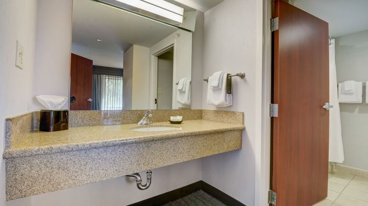 Courtyard by Marriott Cincinnati North Room