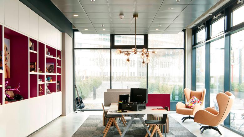 <b>MOXY Frankfurt Eschborn Lobby</b>. Images powered by <a href="https://www.leonardoworldwide.com/" title="Leonardo Worldwide" target="_blank">Leonardo</a>.