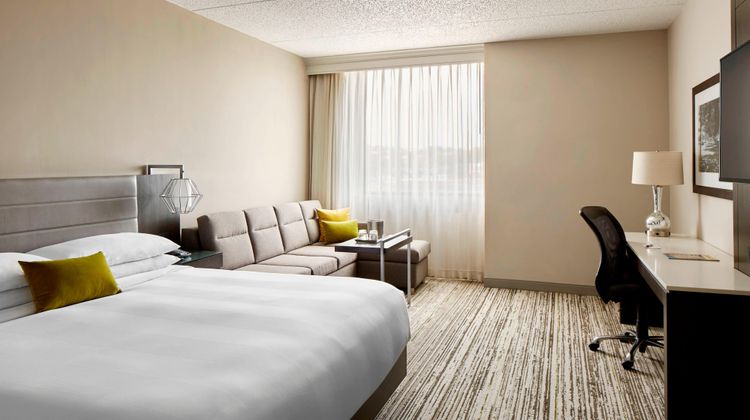 Marriott Cincinnati North Room