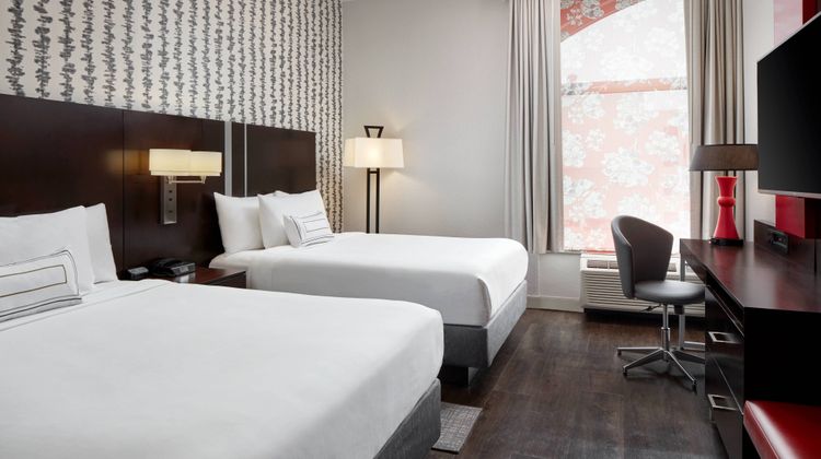 Fairfield Inn & Suites Downtown Room