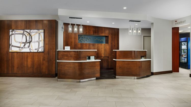 Courtyard Manchester Lobby