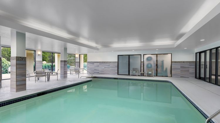 Courtyard Manchester Pool