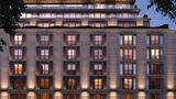 <b>The Peninsula London Exterior</b>. Images powered by <a href="https://www.leonardoworldwide.com/" title="Leonardo Worldwide" target="_blank">Leonardo</a>.