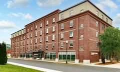 Courtyard Keene Downtown