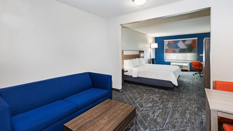 Holiday Inn Express Houston Space Center Suite