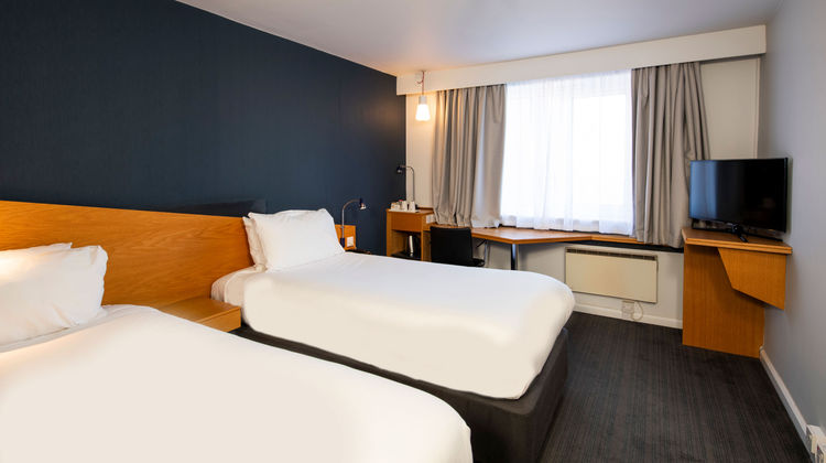 Holiday Inn Express Perth Room