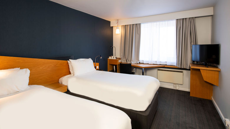 <b>Holiday Inn Express Perth Room</b>. Images powered by <a href="https://www.leonardoworldwide.com/" title="Leonardo Worldwide" target="_blank">Leonardo</a>.