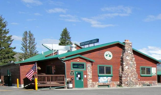 Sportsman's Lodge Exterior