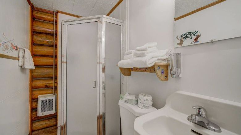 <b>Sportsman's Lodge Room</b>. Images powered by <a href="https://www.leonardoworldwide.com/" title="Leonardo Worldwide" target="_blank">Leonardo</a>.