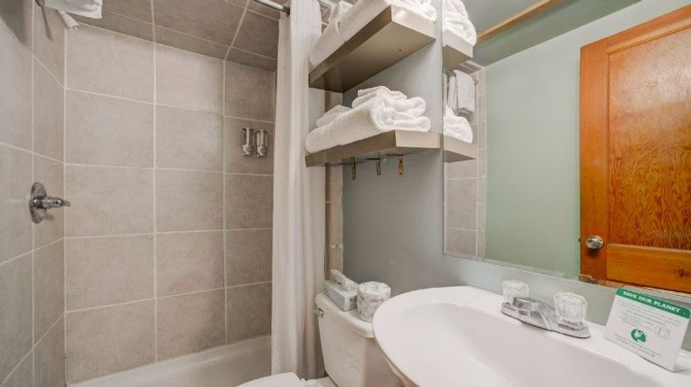 <b>Sportsman's Lodge Room</b>. Images powered by <a href="https://www.leonardoworldwide.com/" title="Leonardo Worldwide" target="_blank">Leonardo</a>.