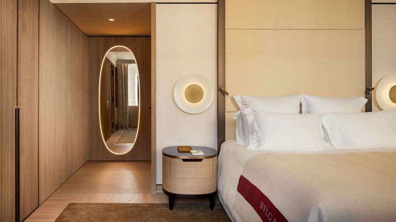 <b>Bulgari Hotel Roma Room</b>. Images powered by <a href="https://www.leonardoworldwide.com/" title="Leonardo Worldwide" target="_blank">Leonardo</a>.