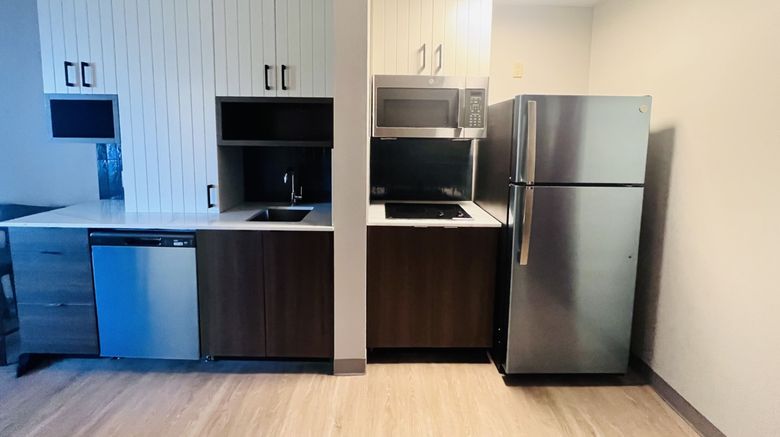 <b>Staybridge Suites Federal Way Room</b>. Images powered by <a href="https://www.leonardoworldwide.com/" title="Leonardo Worldwide" target="_blank">Leonardo</a>.