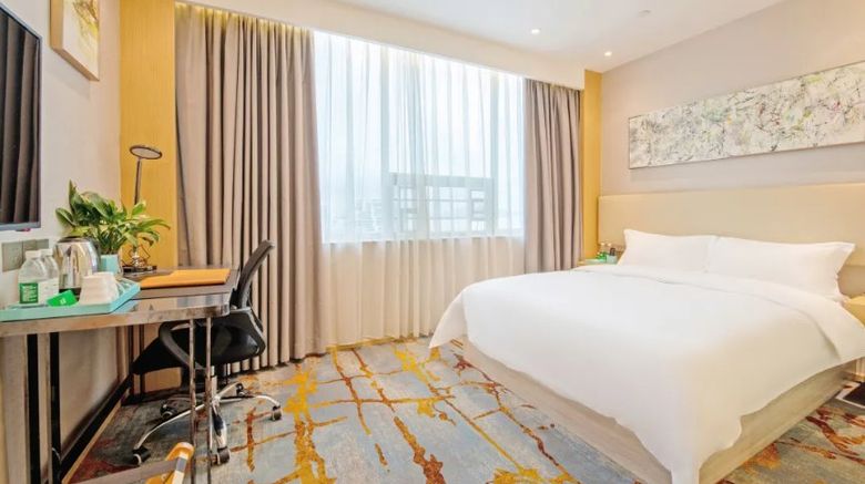 <b>Chanel Palace Hotel Room</b>. Images powered by <a href="https://www.leonardoworldwide.com/" title="Leonardo Worldwide" target="_blank">Leonardo</a>.