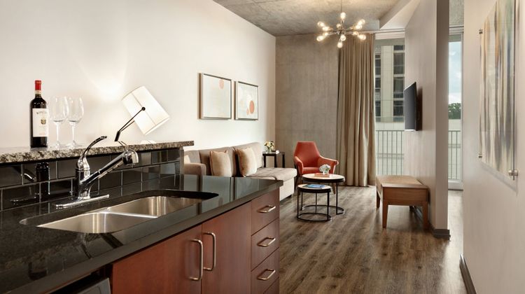 Twelve Midtown, Autograph Collection Suite