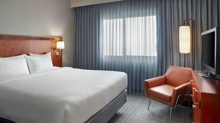 Courtyard Atlanta Executive Park/Emory Room