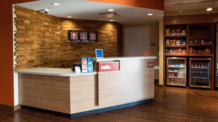 TownePlace Suites Cranberry Township Lobby