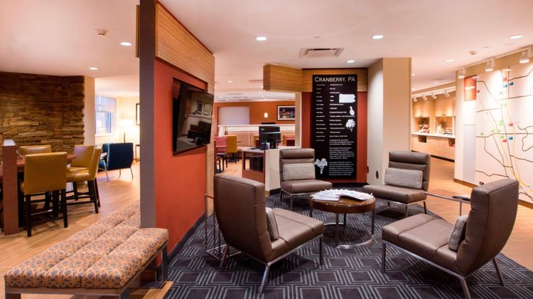 TownePlace Suites Cranberry Township Lobby