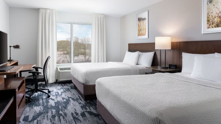 Fairfield Inn & Suites Akron Fairlawn Room