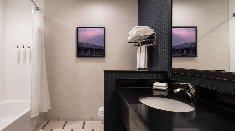 Fairfield Inn & Suites Akron Fairlawn Room