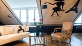 Hotel Dress Code Suite