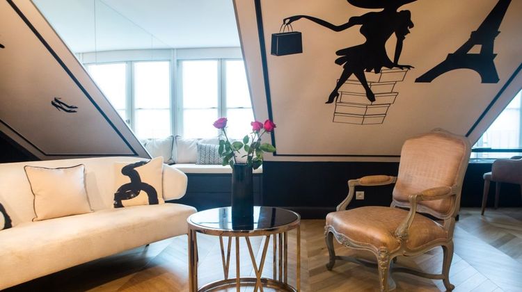 Hotel Dress Code Suite