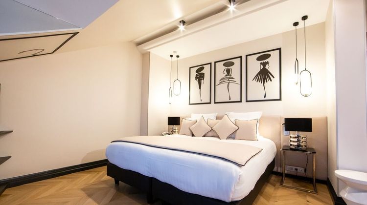 Hotel Dress Code Suite