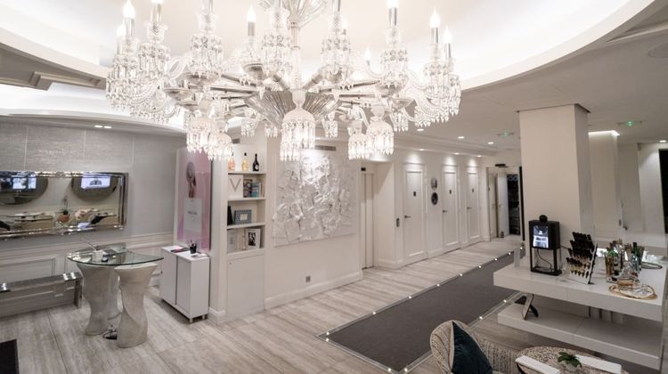 Hotel Dress Code Lobby