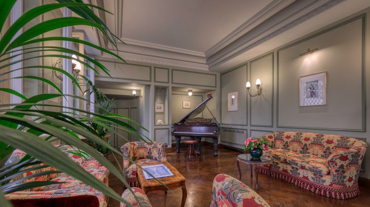 Hotel Locarno Lobby